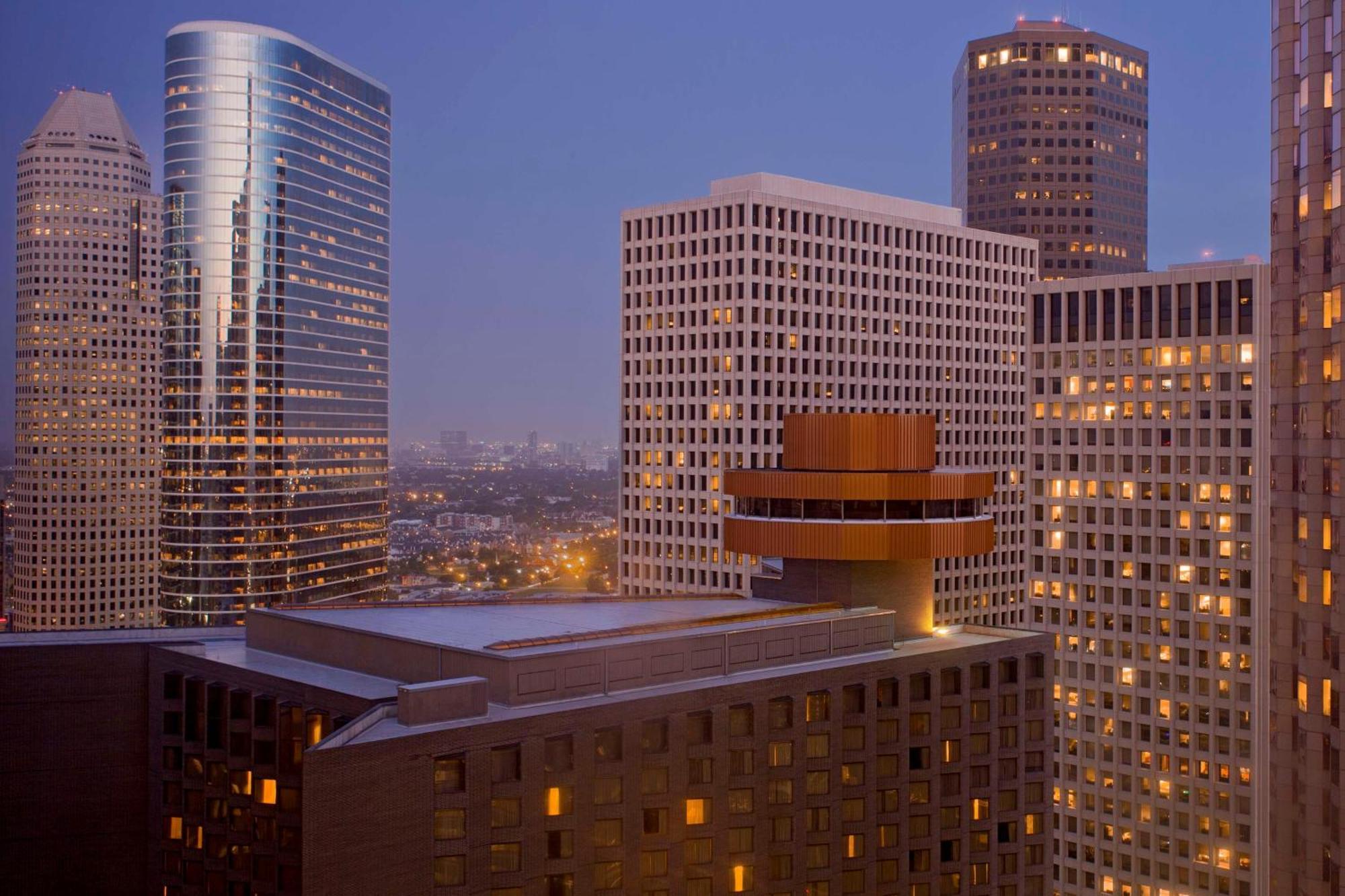 Hotel Hyatt Regency Downtown 4*